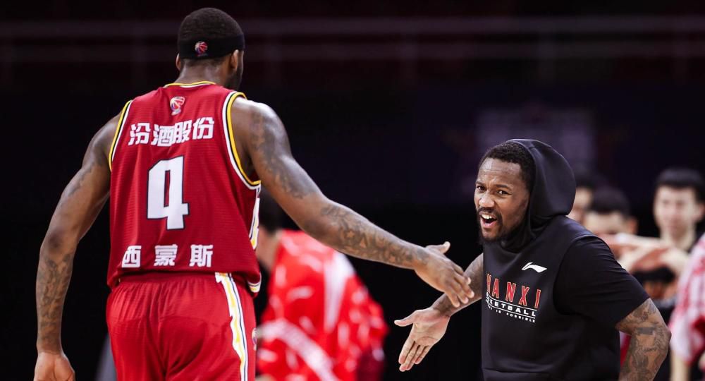 ”王传君饰演的李平作为甲方代表，特别获得“话不能好好奖”的殊荣，此次再与导演文牧野合作，王传君表示：“李平虽然是做事一板一眼不相信奇迹的人，但也通过自己的经验给到景浩和他团队带来一种激励